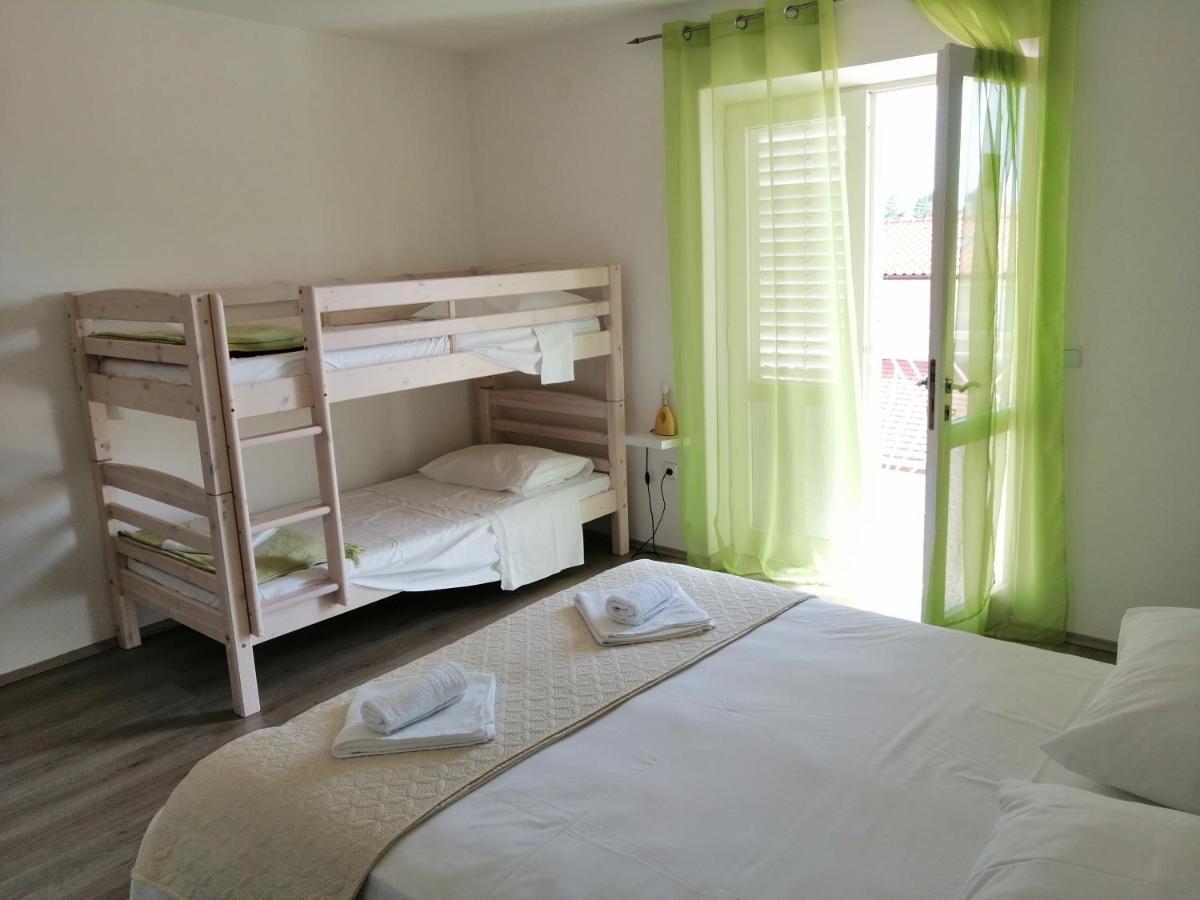 Apartment Roky Хвар Екстериор снимка